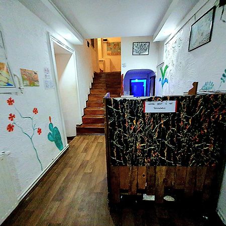Machabelli 11A Hostel Tbilisi Buitenkant foto