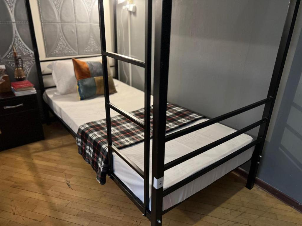 Machabelli 11A Hostel Tbilisi Buitenkant foto