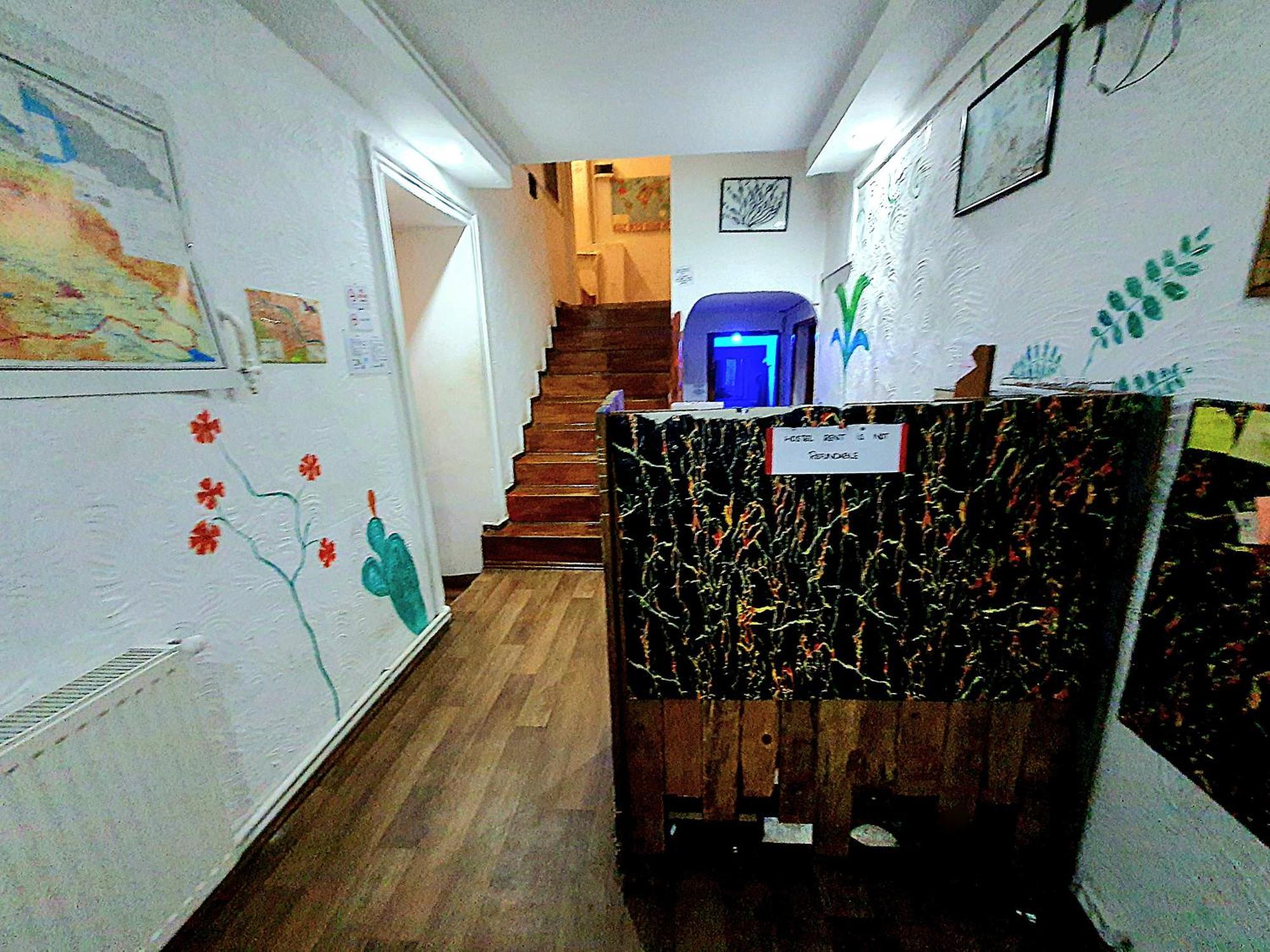 Machabelli 11A Hostel Tbilisi Buitenkant foto