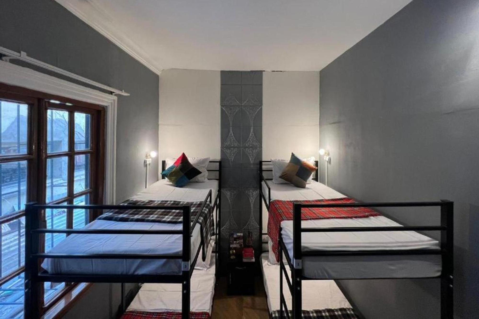 Machabelli 11A Hostel Tbilisi Buitenkant foto